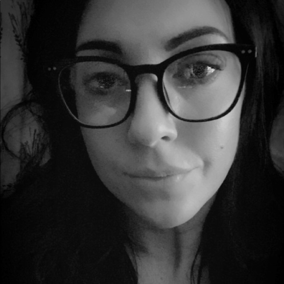 Meet your Posher, Rachel - Picture 1 of 1